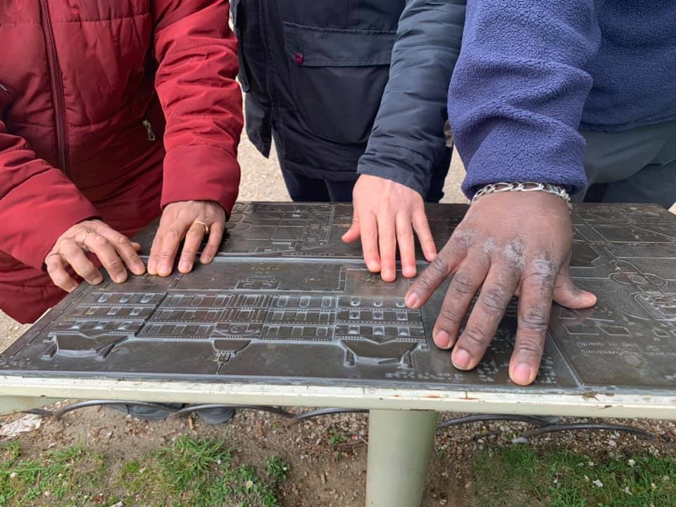 plan du quartier en relief et en braille